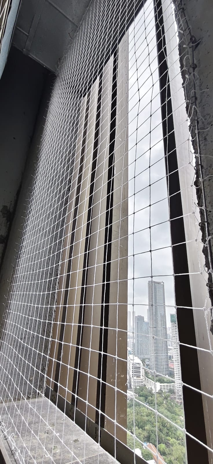 Safety net material samples